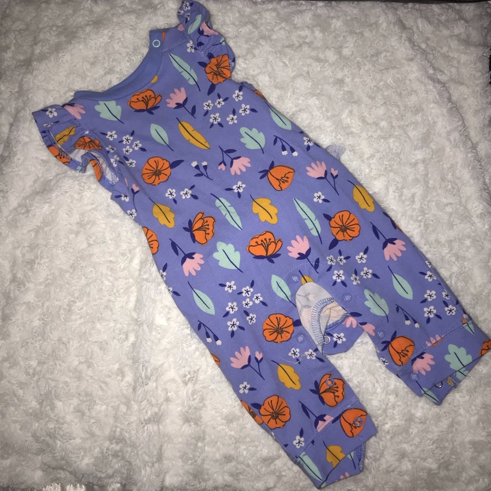 Super cute Jumpsuit with ruffle butt** worn once**